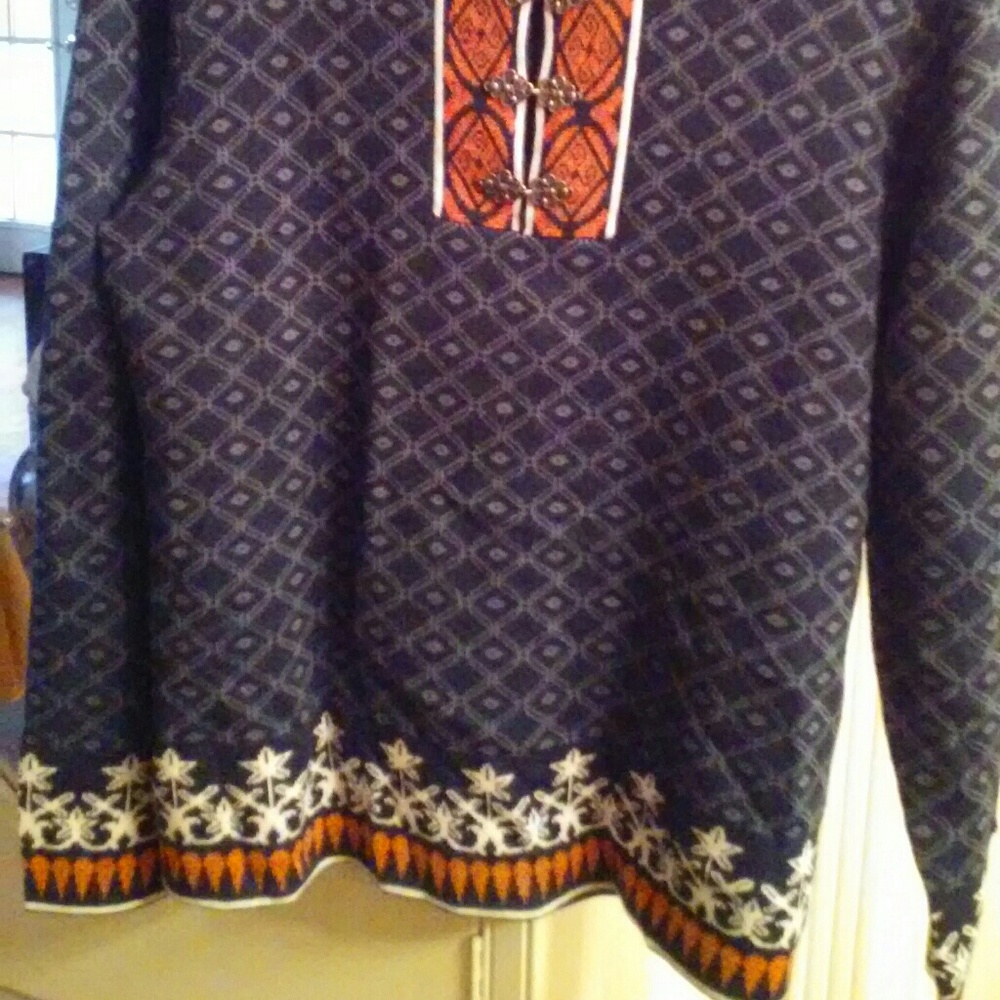 Sweater - Picture 3 of 3